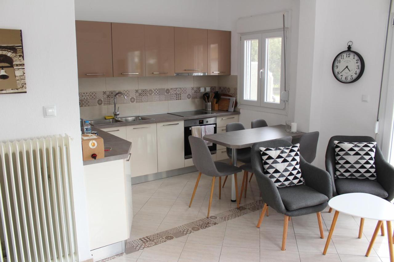 Pares Comfort Apartment Неа Карвали Екстериор снимка